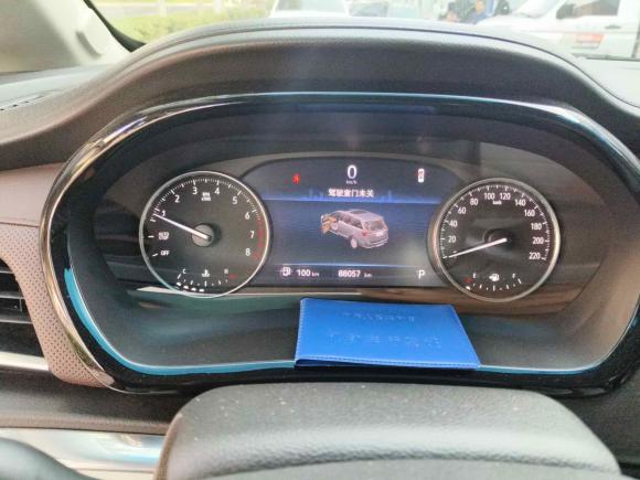 [青岛·鲁B] 二手别克别克GL82020款 陆上公务舱 652T 尊贵型