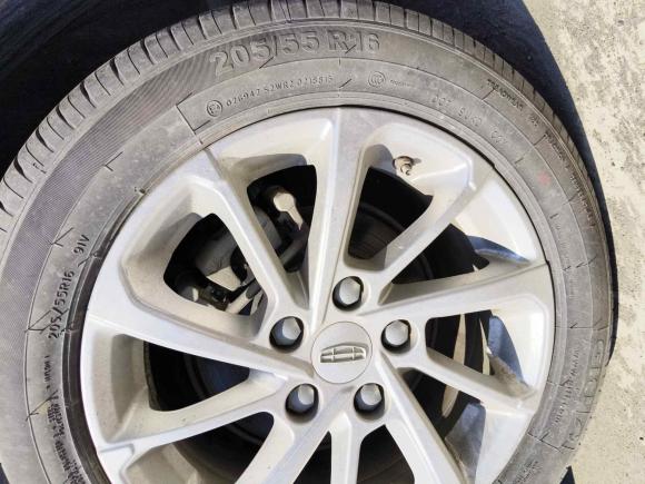 [上海·苏C] 二手吉利汽车帝豪2021款 UP 1.5L 手动豪华型