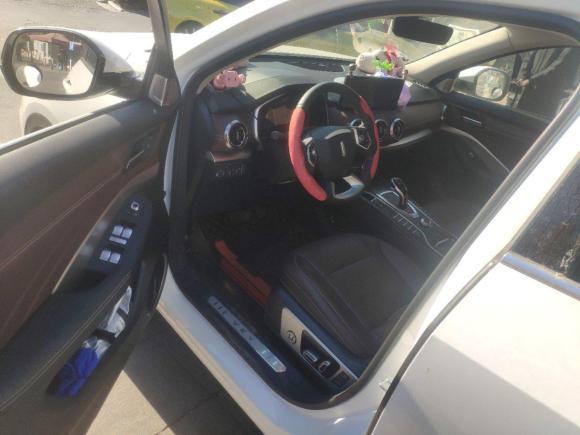 [济南·鲁A] 二手魏牌魏牌 VV62021款 2.0T 两驱智享+