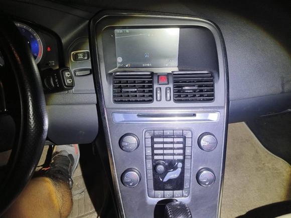 [上海·沪A] 二手沃尔沃沃尔沃XC602011款 T6 R-Design 个性运动版