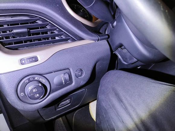 [深圳·粤B] 二手Jeep自由光2014款 2.4L 豪华版