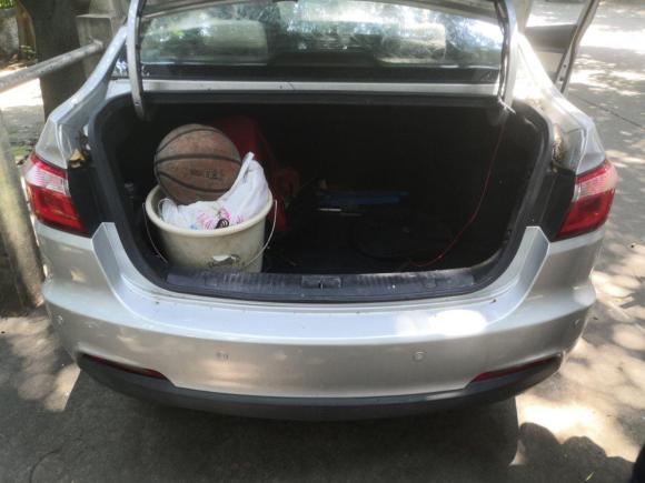 [佛山·粤X] 二手长安悦翔V72015款 1.6L 手动乐活型 国IV