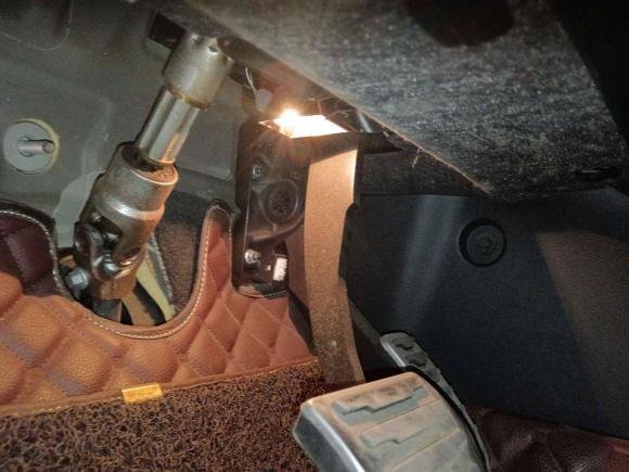 [北京·京L] 二手路虎揽胜极光2014款 2.0T 5门耀动版