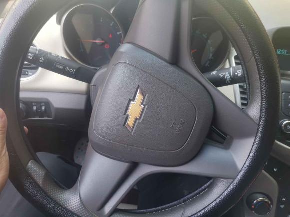 [武汉·鄂A] 二手雪佛兰科鲁兹2015款 1.5L 经典 SL MT