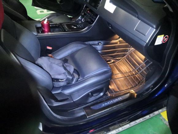 [西安·桂A] 二手捷豹捷豹XFL2018款 XFL 2.0T 200PS 精英版