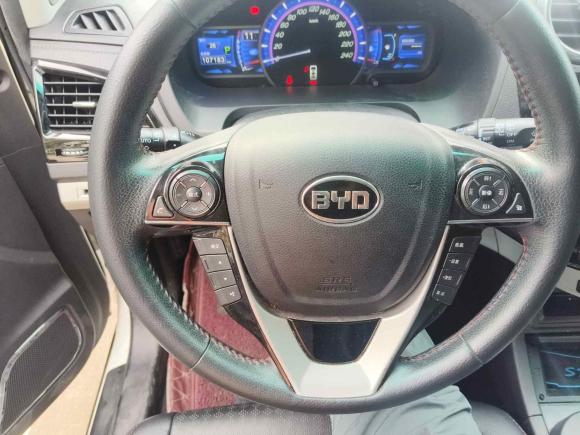 [上海·苏F] 二手比亚迪比亚迪S72015款 2.0T 自动尊贵型