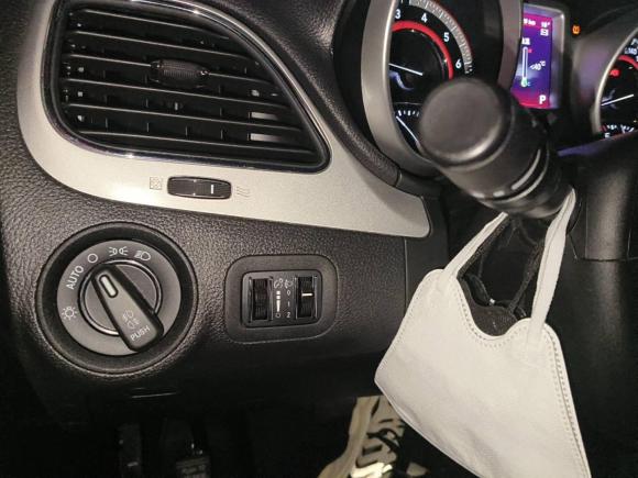 [上海·沪A] 二手道奇酷威2013款 2.4L 两驱尊尚版