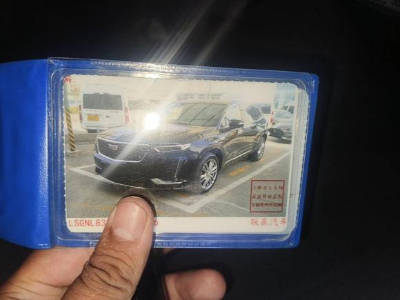 [上海·沪D] 二手凯迪拉克凯迪拉克XT62021款 2.0T 七座两驱豪华型