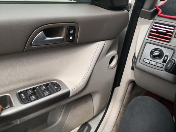 [上海·浙C] 二手沃尔沃沃尔沃S402011款 2.0L 自动智尚版