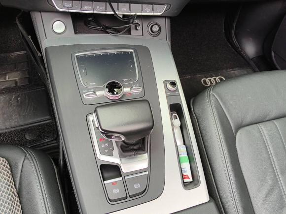 [广州·粤A] 二手奥迪奥迪Q5L2020款 改款 40 TFSI 荣享时尚型