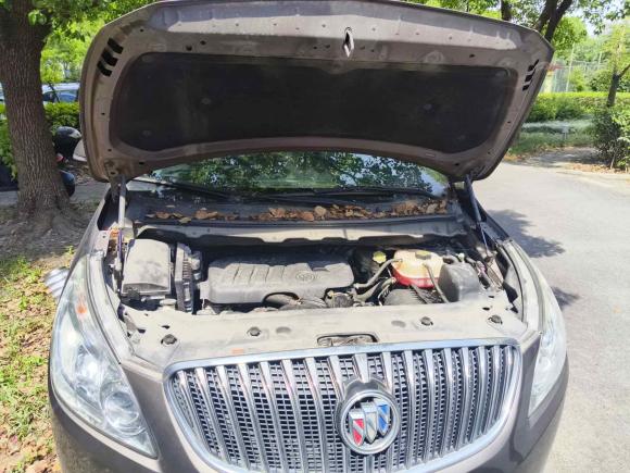 [上海·沪D] 二手别克别克GL82014款 2.4L CT豪华商务舒适版