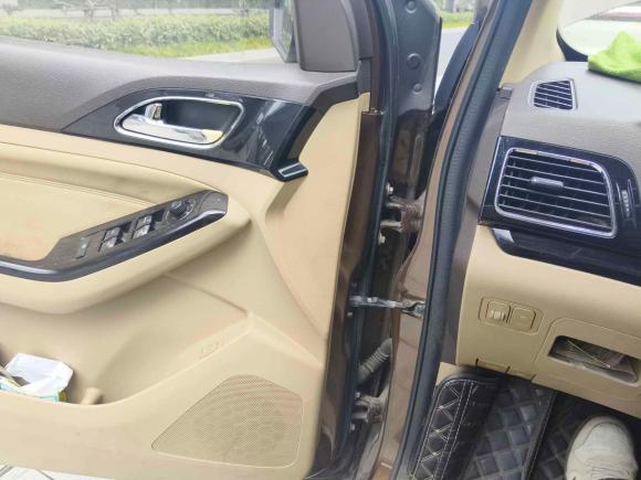 [杭州·浙A] 二手宝骏宝骏7302014款 1.5L 手动舒适型 7座