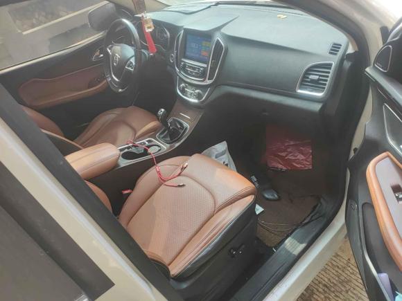 [温州·浙C] 二手宝骏宝骏5602017款 律动版 1.5T 手动尊享型