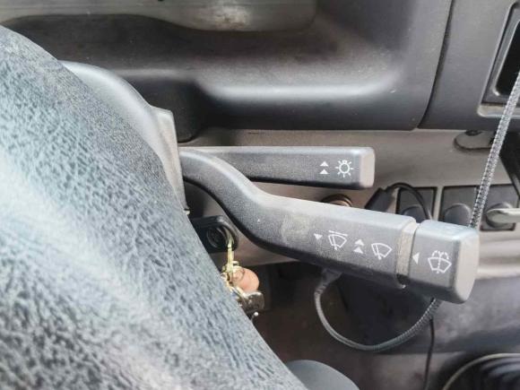 [深圳·粤N] 二手福特经典全顺2016款 2.8T柴油长轴6座中顶冰白物流车JX493ZLQ4