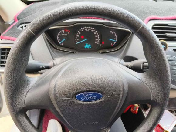 [无锡·苏B] 二手福特福睿斯2015款 1.5L 手动舒适型