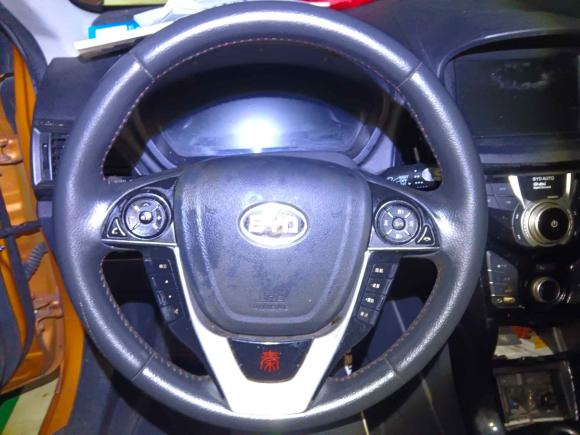 [深圳·粤B] 二手比亚迪秦新能源2015款 1.5T 双冠旗舰版