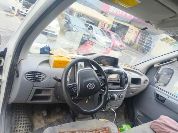 [上海·沪K] 二手上汽大通MAXUS新途V802021款 2.0T 手动经典城配王长轴中顶3座