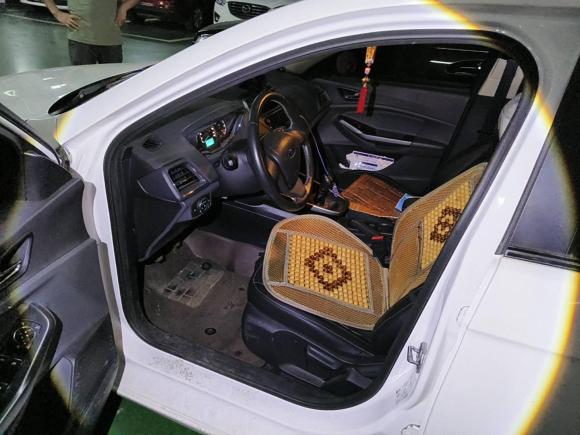 [成都·川A] 二手福特福睿斯2015款 1.5L 手动时尚型