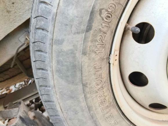 [成都·川A] 二手上汽大通MAXUS新途V802016款 2.5T 手动傲运通国IV长轴中顶7座