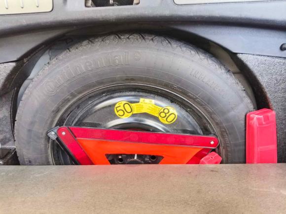 [上海·沪C] 二手路虎揽胜极光2013款 2.0T 5门耀动版