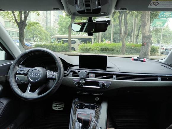 [广州·粤A] 二手奥迪奥迪A4L2017款 40 TFSI 风尚型