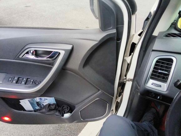 [上海·沪B] 二手江铃驭胜S3502014款 2.4T 自动两驱柴油豪华天窗版7座