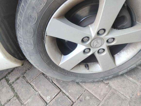 [武汉·鄂A] 二手马自达马自达32007款 1.6L 自动标准型