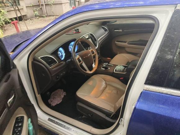 [上海·沪B] 二手克莱斯勒克莱斯勒300C2012款 3.6L 豪华版