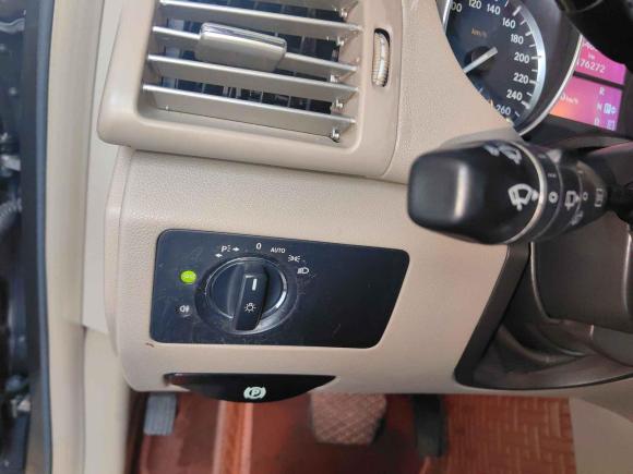 [武汉·鄂A] 二手奔驰奔驰R级2015款 R 400 4MATIC 商务型