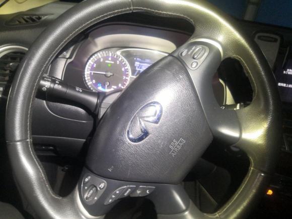 [上海·沪A] 二手英菲尼迪英菲尼迪QX602014款 2.5 S/C Hybrid 两驱卓越版