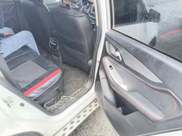 [南通·陕J] 二手宝骏宝骏5602016款 1.8L iAMT豪华型