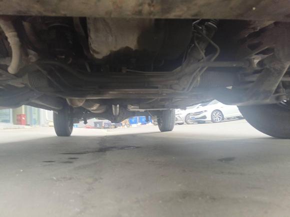 [深圳·粤B] 二手福特经典全顺2013款 2.8T柴油厢式运输车短轴中顶JX493ZLQ4