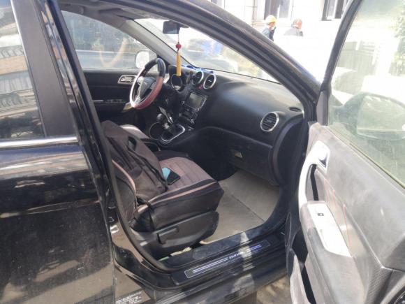 [上海·皖H] 二手哈弗哈弗H62015款 升级版 1.5T 手动两驱精英型