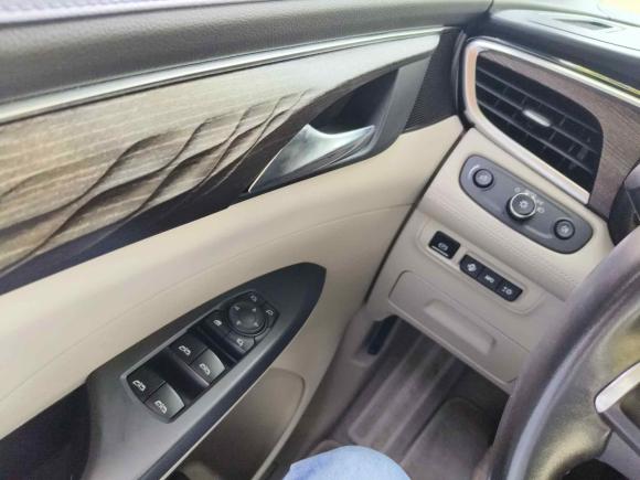 [上海·浙E] 二手别克别克GL82017款 28T Avenir艾维亚 国V