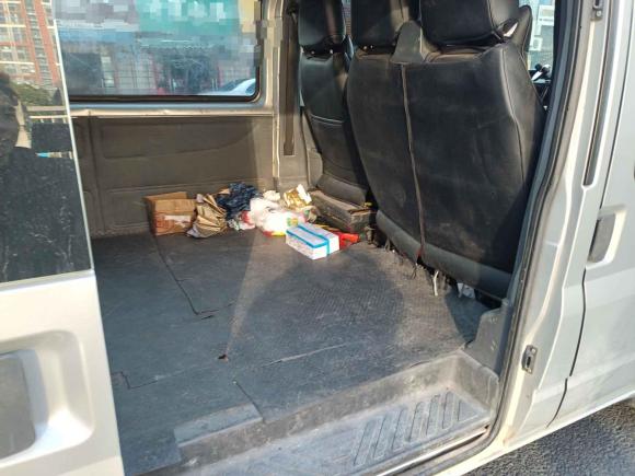 [无锡·苏B] 二手福特新世代全顺2016款 2.2T短轴6座中顶多功能车