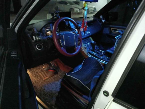 [济南·鲁A] 二手路虎揽胜运动版2010款 3.0 TDV6 HSE 柴油版