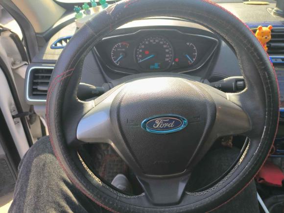 [青岛·鲁B] 二手福特福睿斯2017款 幸福版 1.5L 手动时尚型