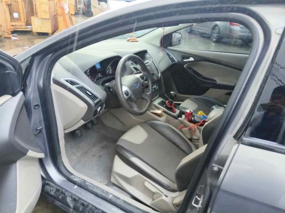 [上海·皖H] 二手福特福克斯2012款 三厢 1.6L 手动风尚型