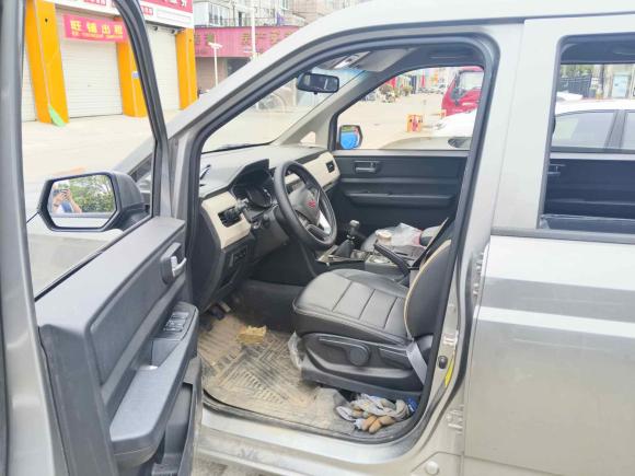 [上海·苏U] 二手五菱汽车五菱宏光PLUS2020款 1.5L 手动舒适型 7座