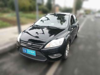 福特福克斯2013款三厢经典1.8L自动基本型