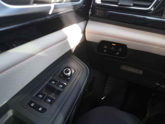 [上海·沪B] 二手大众途昂X2023款 380TSI 四驱尊崇豪华版