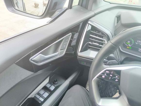 [南昌·赣A] 二手奥迪奥迪Q4 e-tron2023款 40 e-tron 创境版