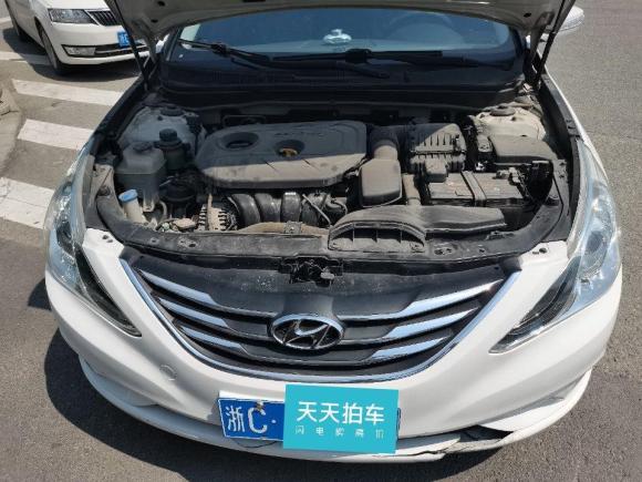 [嘉兴·浙C] 二手现代索纳塔2013款 2.0L 自动尊贵版