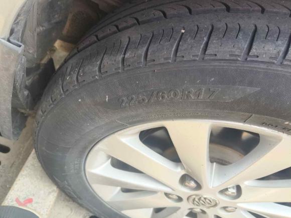 [无锡·苏B] 二手别克别克GL82014款 2.4L 经典版