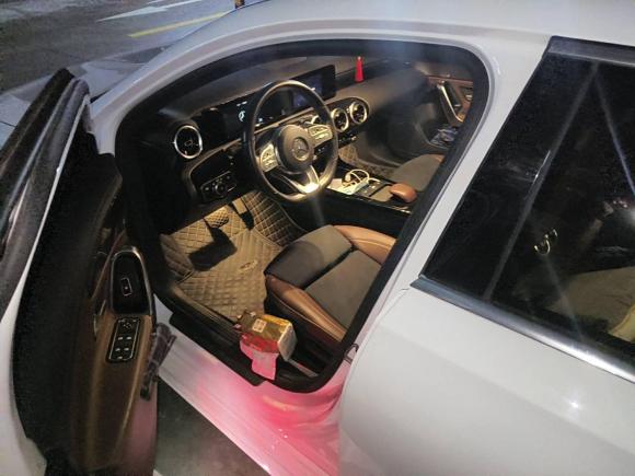 [上海·沪C] 二手奔驰奔驰A级2019款 改款 A 180 L 运动轿车