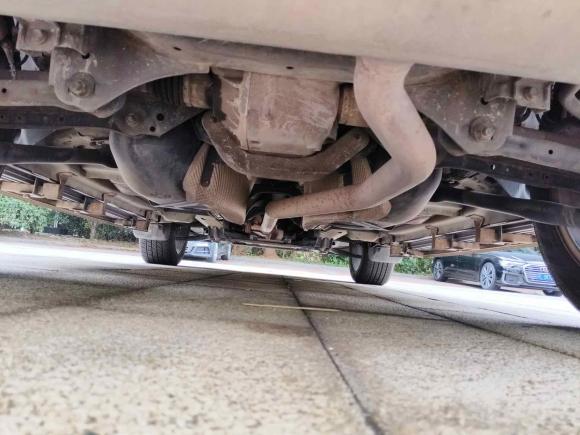 [南京·苏L] 二手路虎神行者22014款 2.2T SD4 SE柴油版