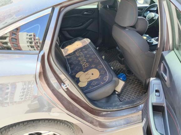 [青岛·鲁B] 二手名爵MG52022款 180DVVT 手动青春风尚版