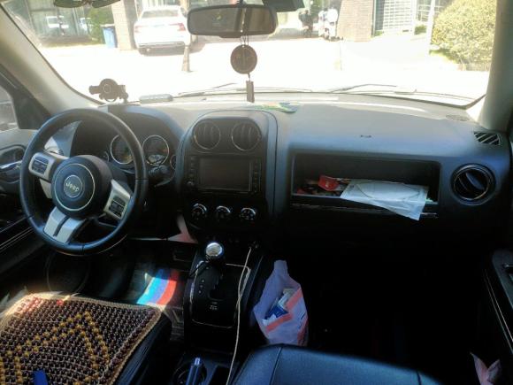 [南昌·赣A] 二手Jeep自由客2014款 2.4L 豪华导航版