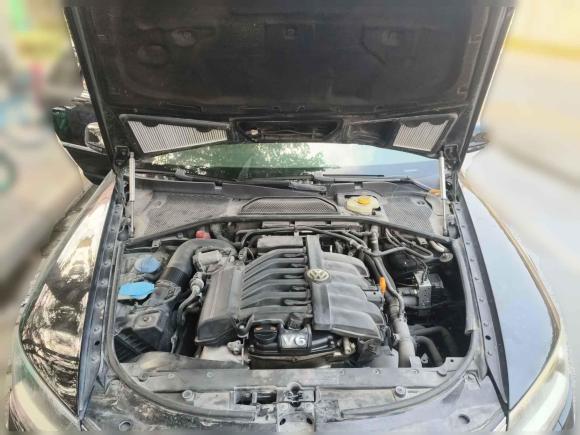 [西安·陕E] 二手大众辉腾2011款 3.6L V6 4座加长Individual版