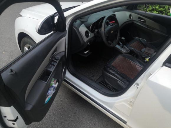 [上海·沪A] 二手雪佛兰科鲁兹2013款 1.8L SE AT